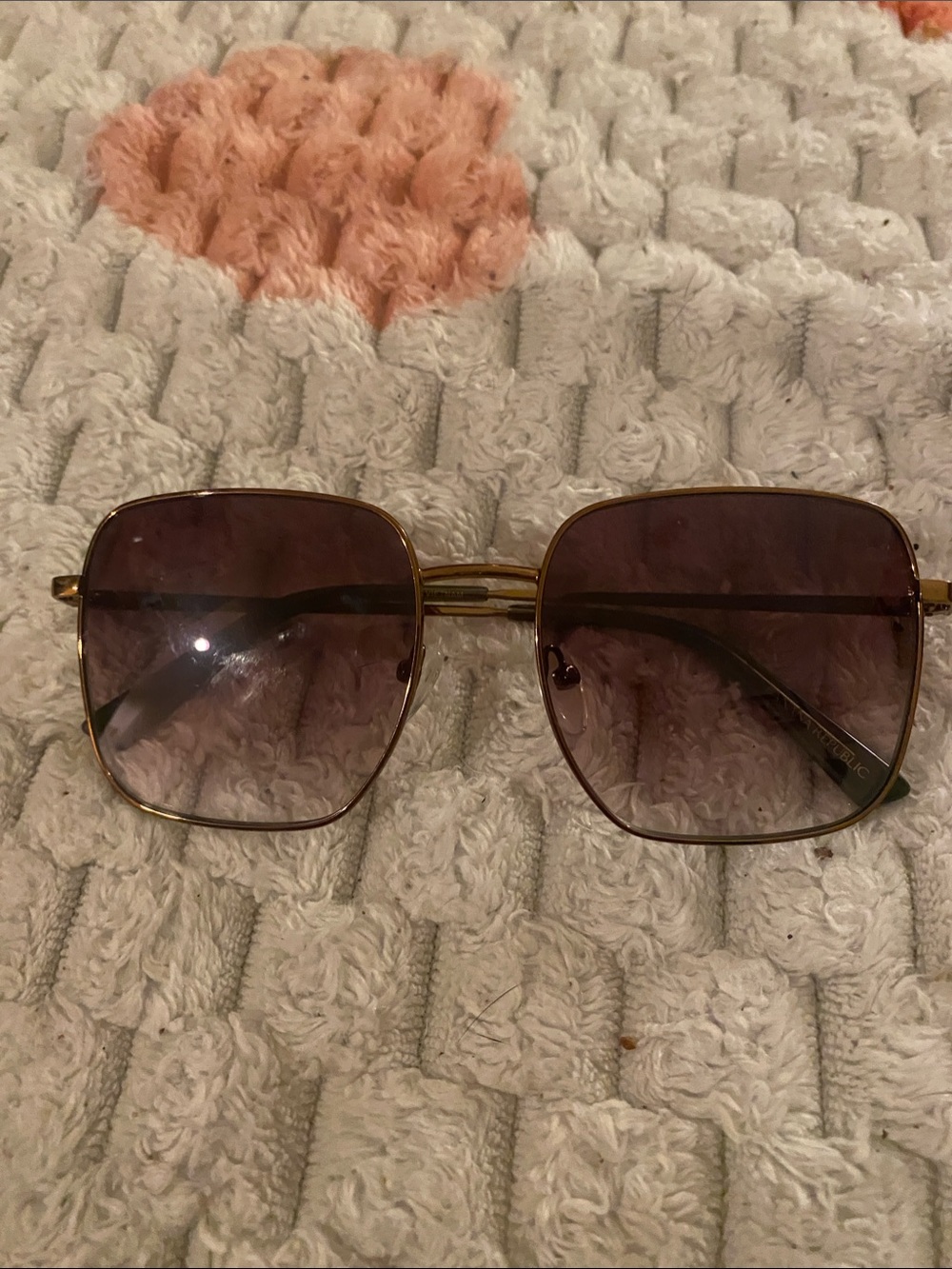 Banana Republi gold Frame Sunglasses 😎 very sheik